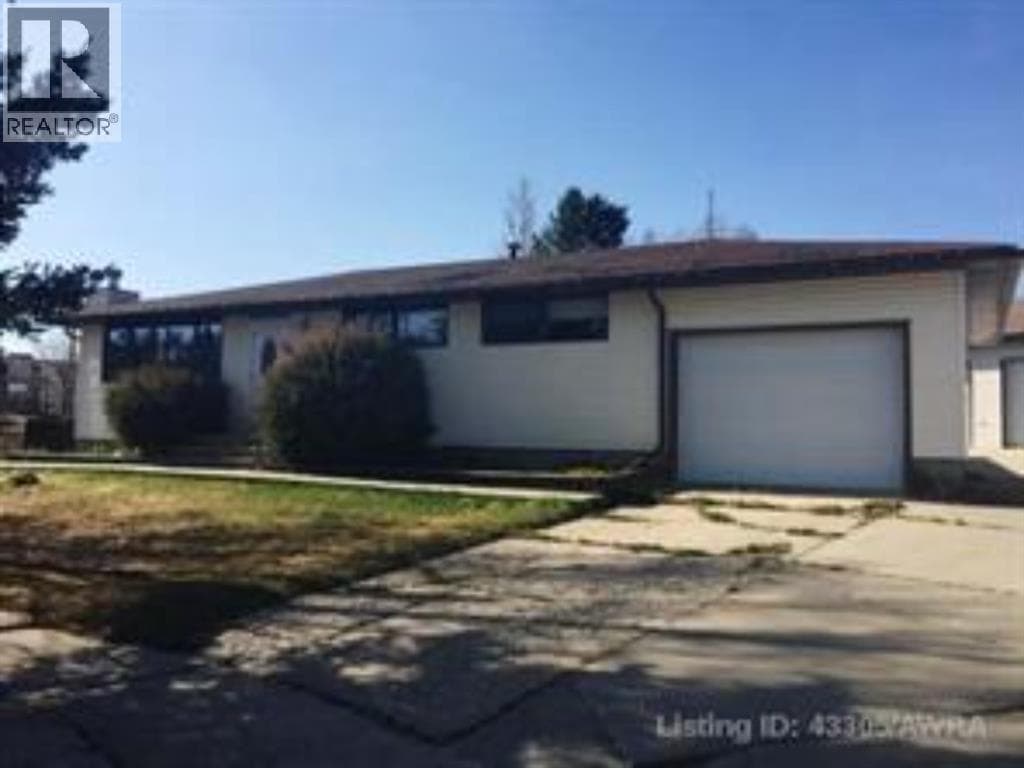 5412 Fir Crescent