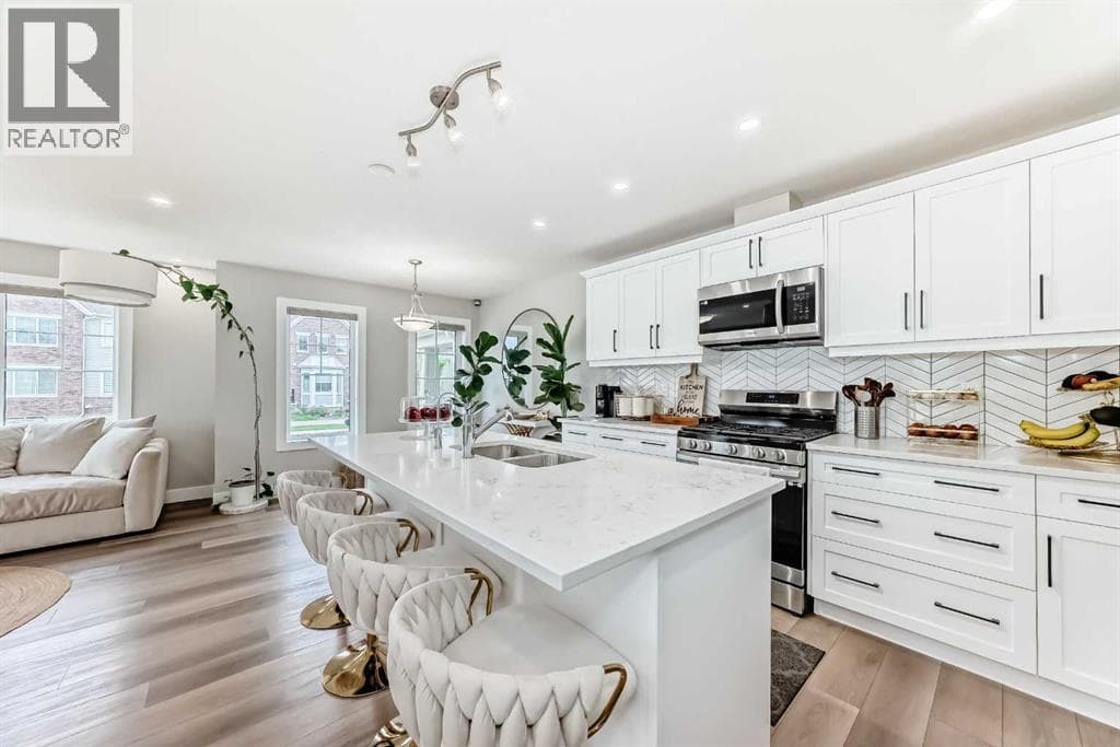 8 Yorkville Link SW — photo 4
