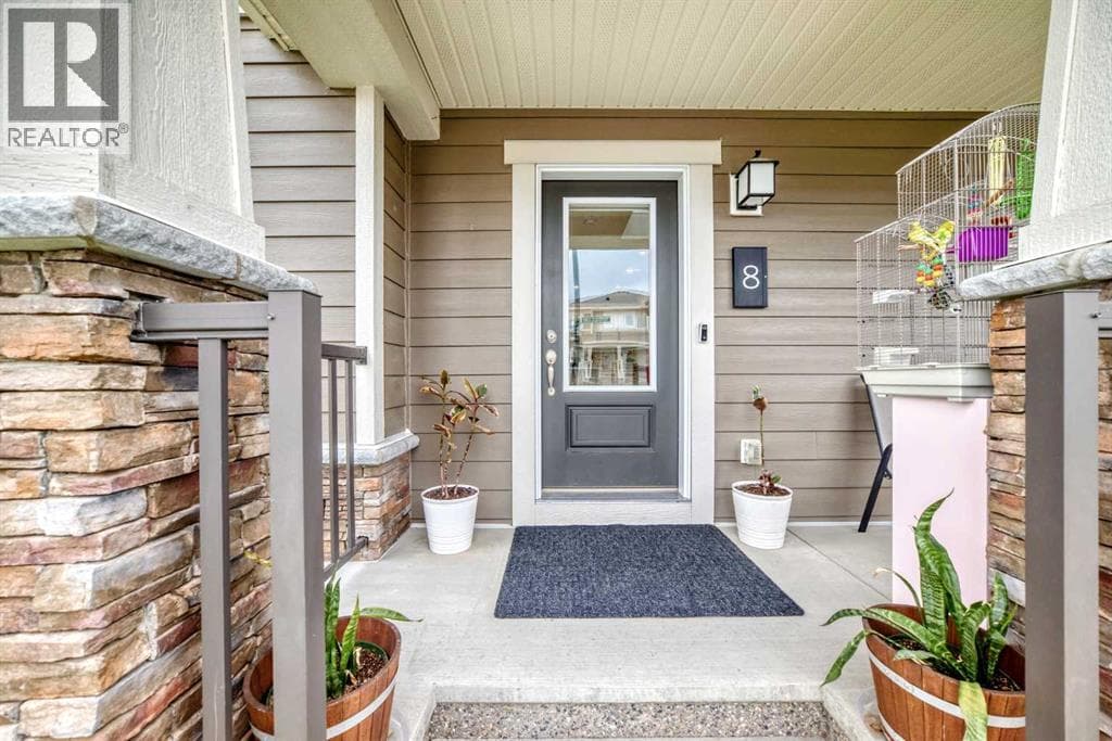 8 Yorkville Link SW — photo 3