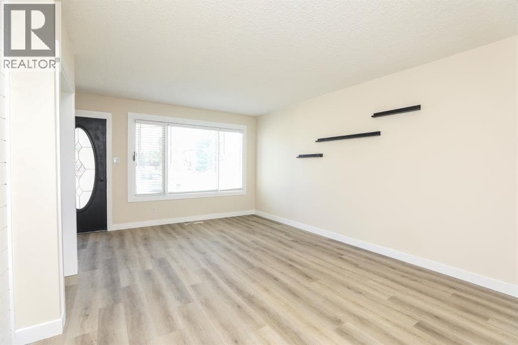 813 11 Avenue S — photo 3