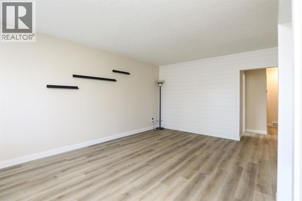 813 11 Avenue S — photo 4