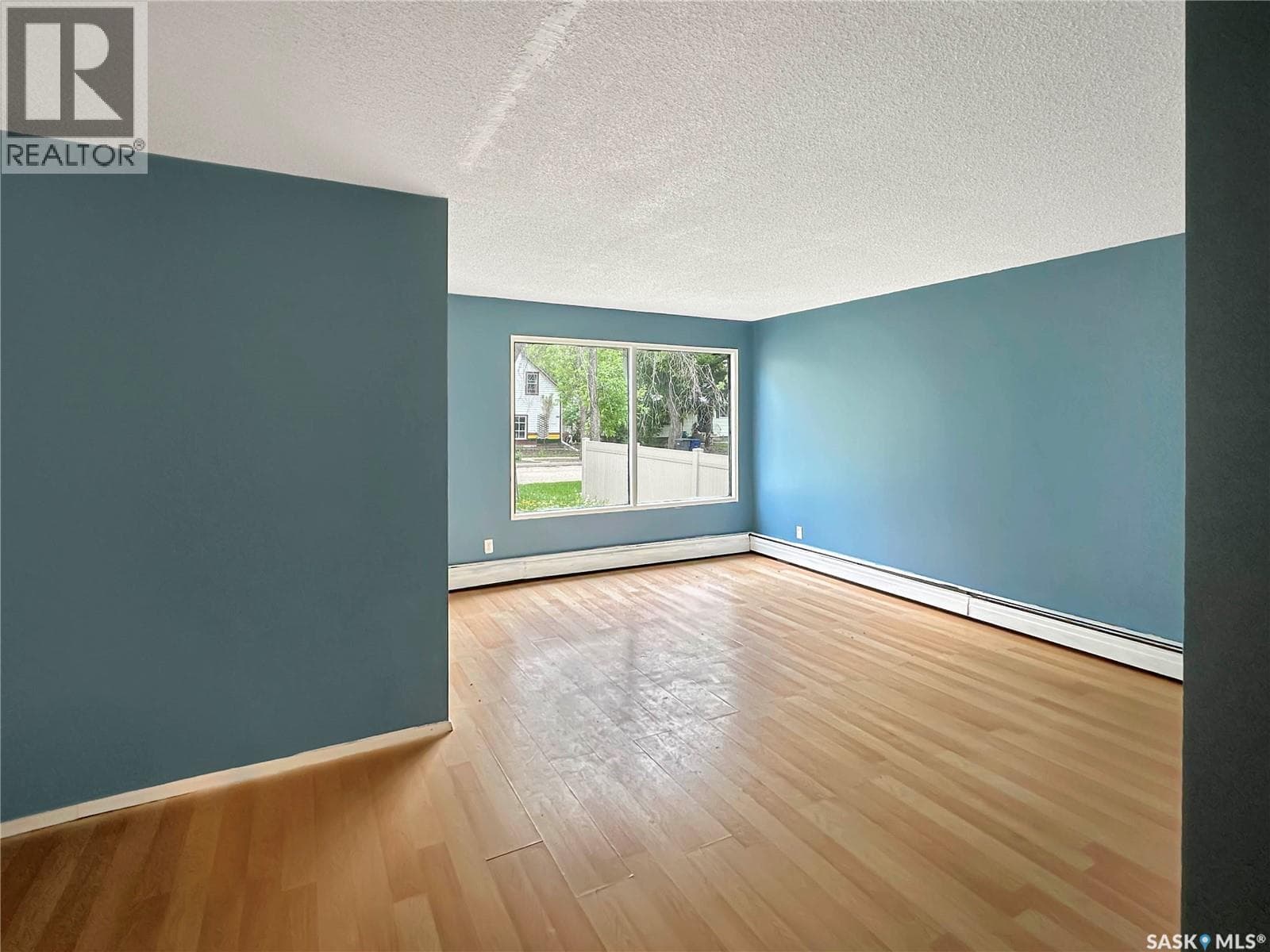 208 Lorne STREET — photo 4