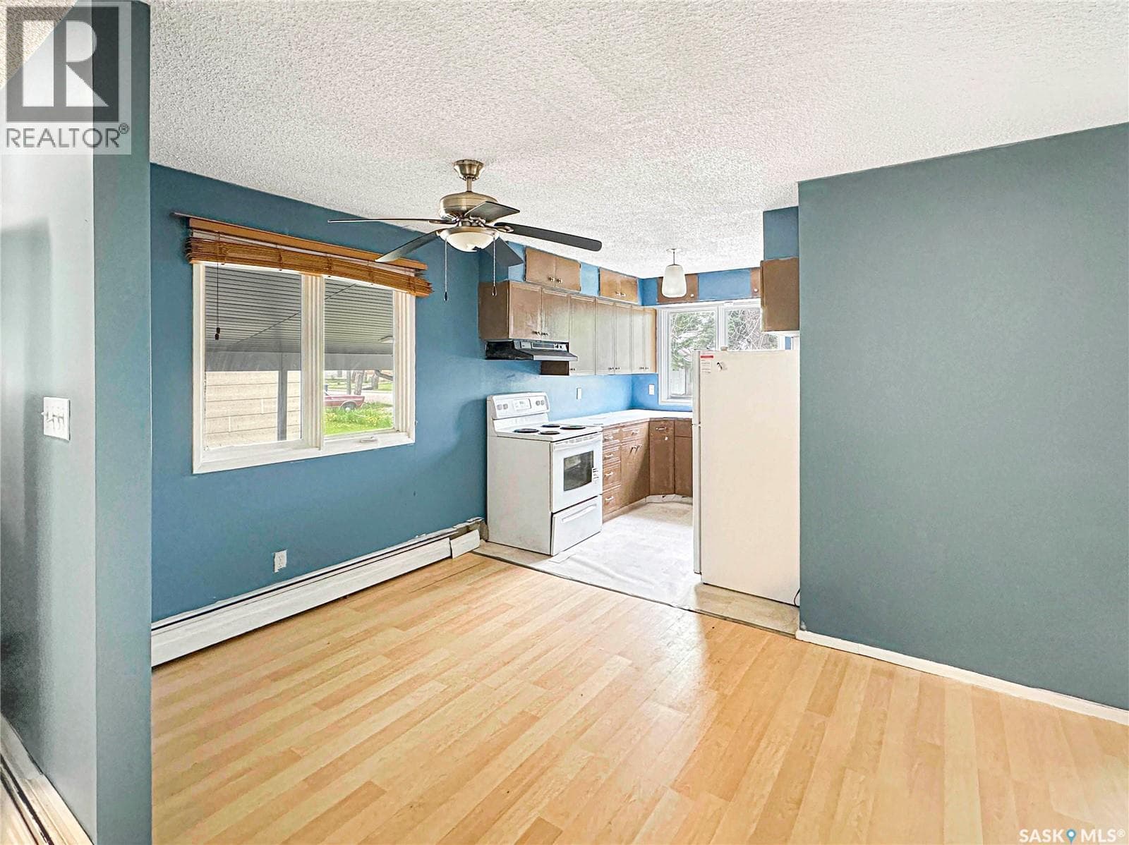 208 Lorne STREET — photo 2