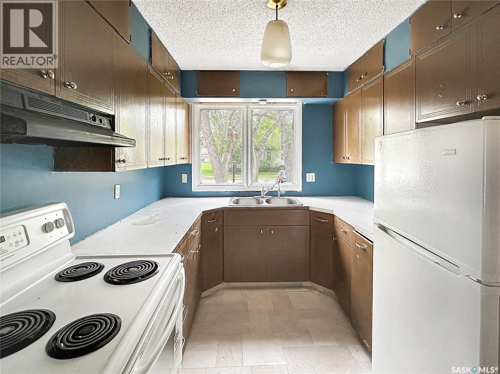 208 Lorne STREET — photo 3