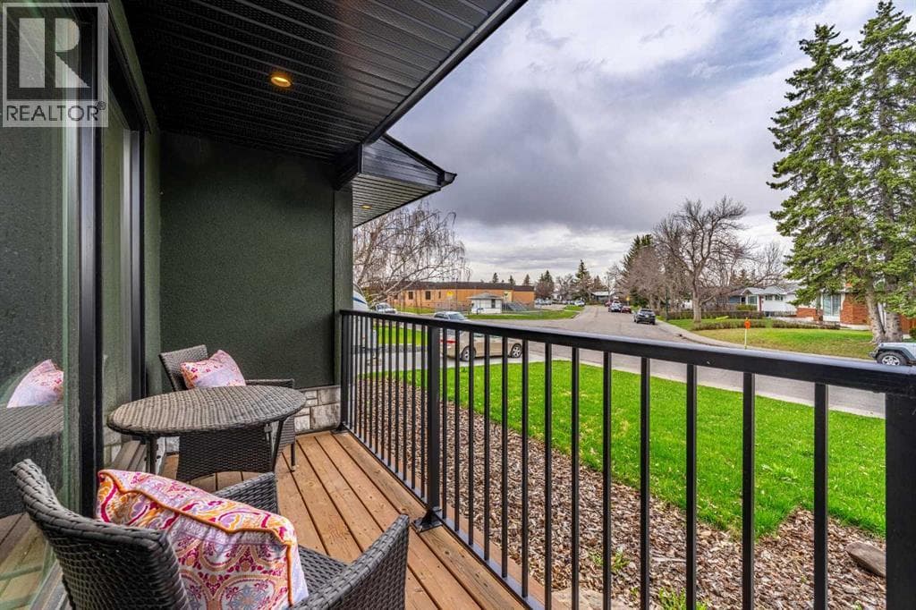 2328 58 Avenue SW — photo 5