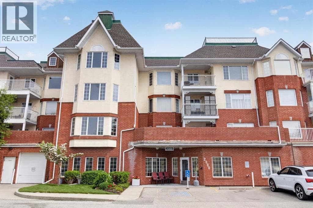 314, 2314 Sienna Park Green SW — photo 3