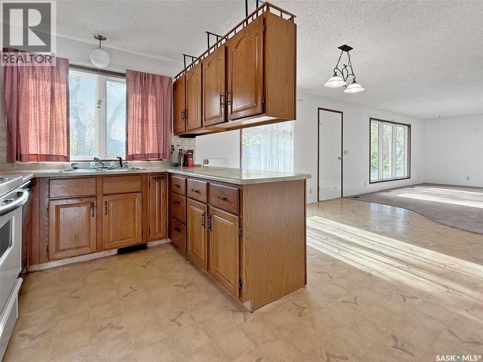 3167 Rutland AVENUE — photo 2