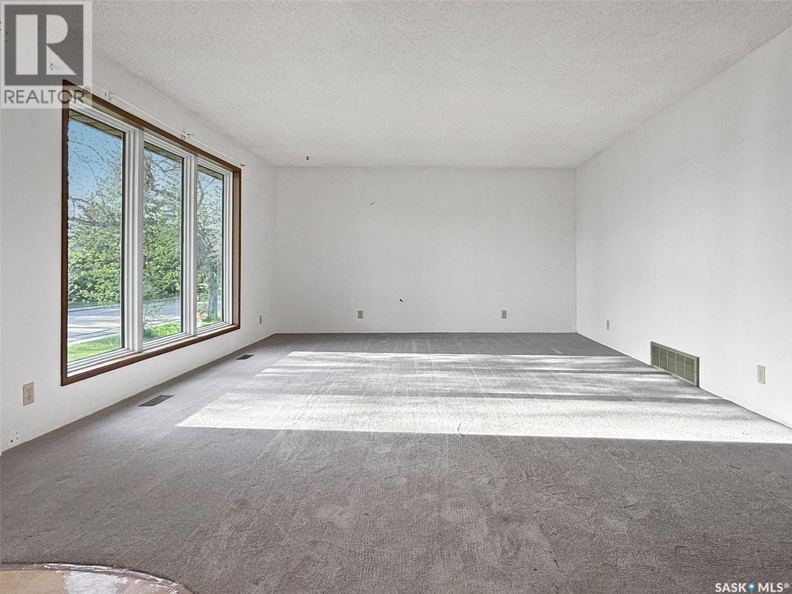 3167 Rutland AVENUE — photo 5