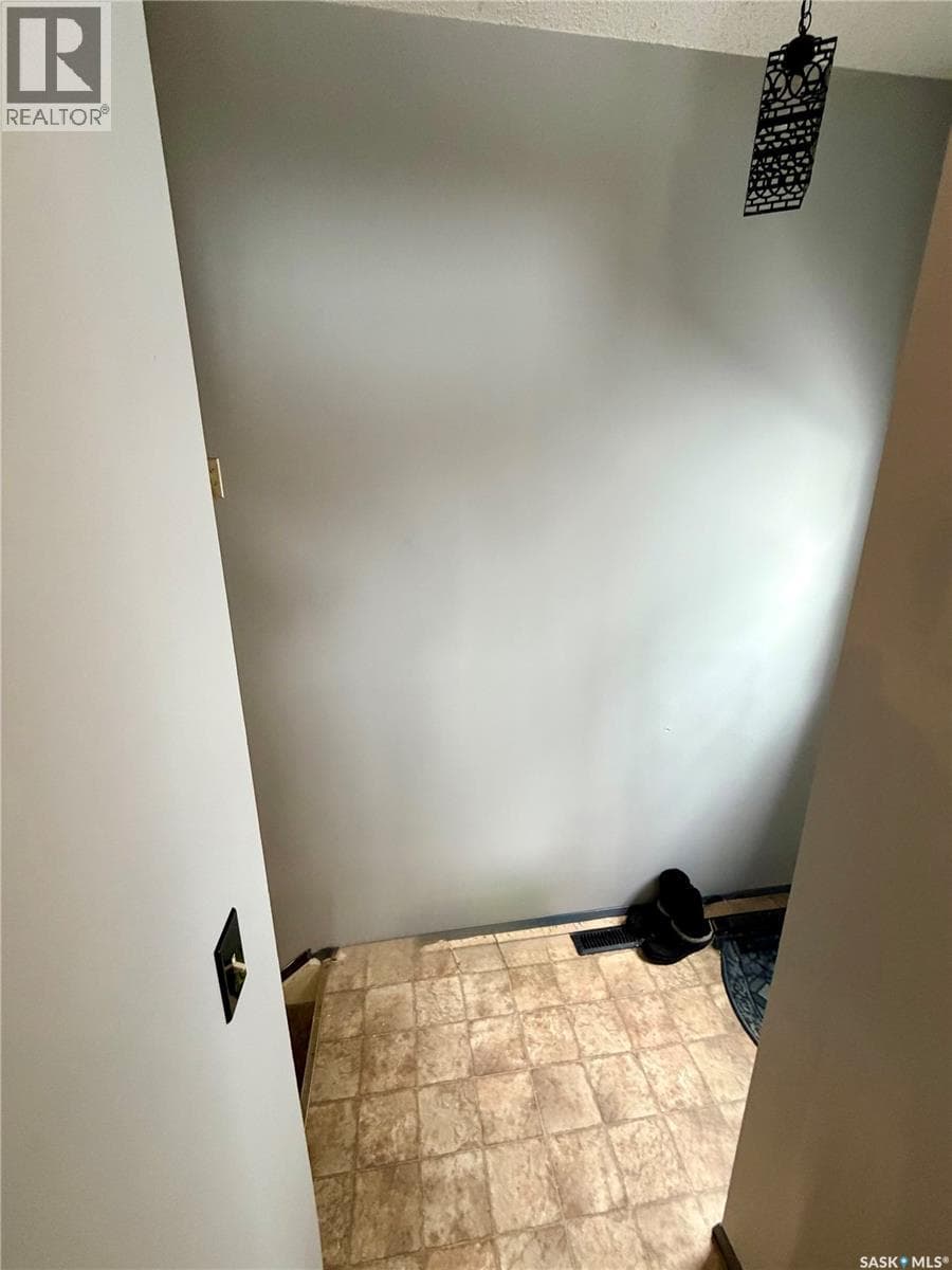 610 Main STREET — photo 2