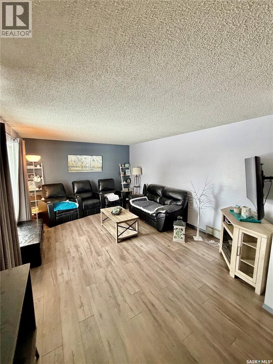 610 Main STREET — photo 5