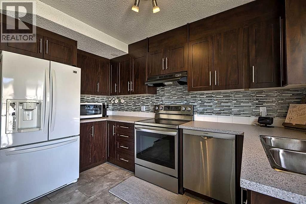 72 Deerpoint Road SE — photo 2