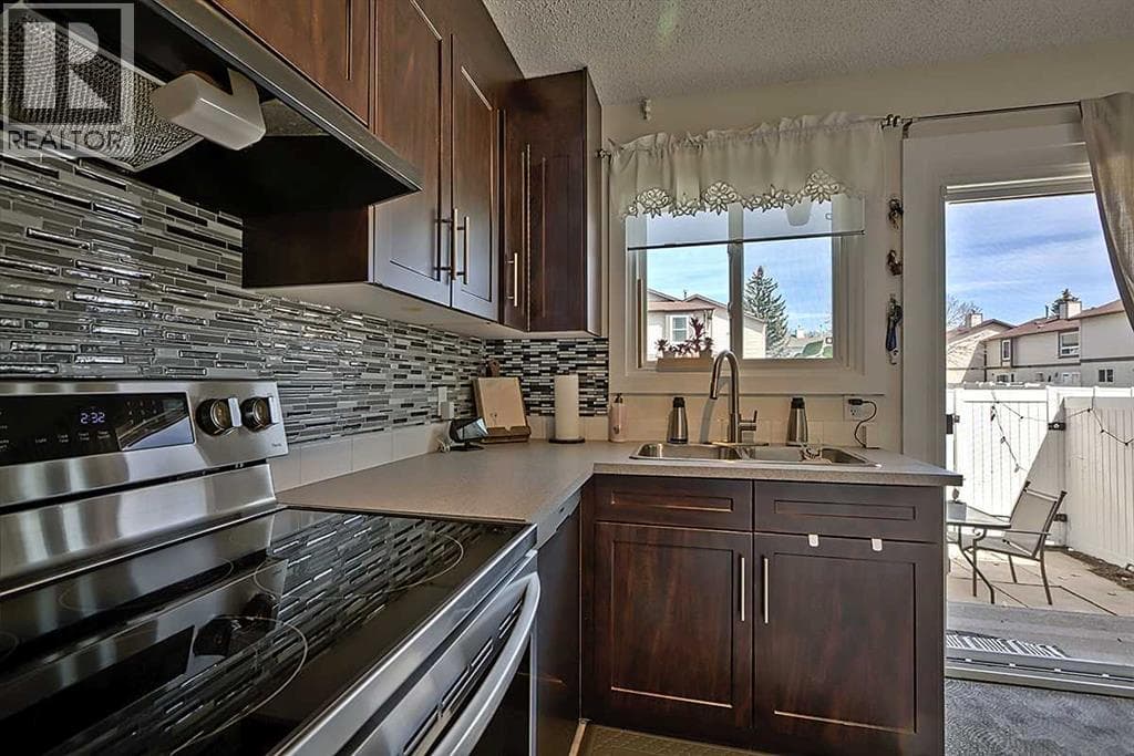 72 Deerpoint Road SE — photo 3