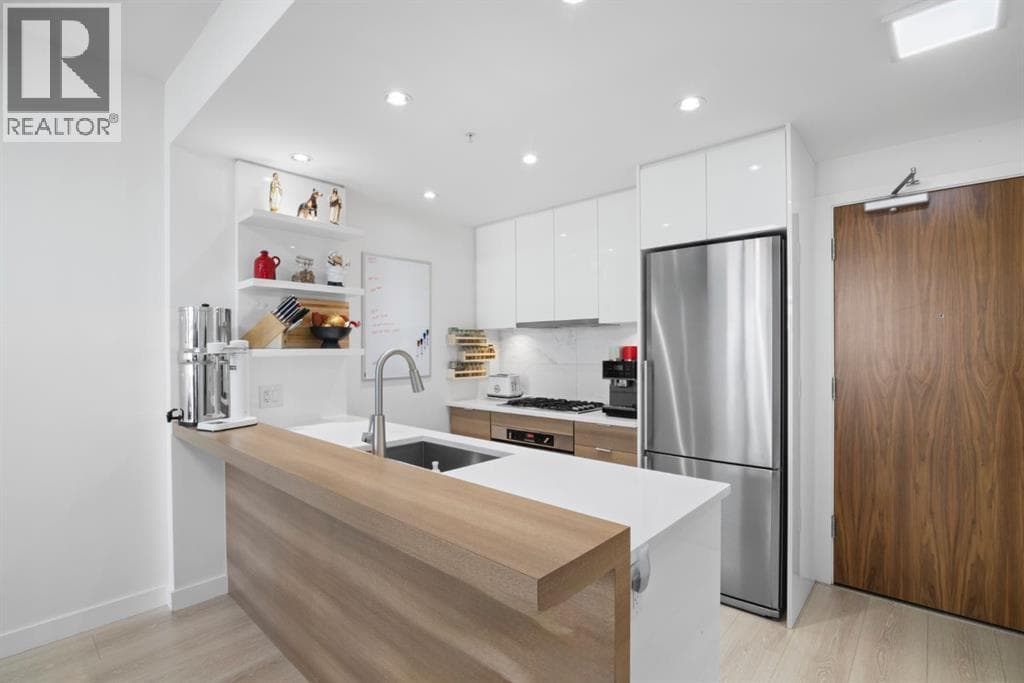 501, 138 Waterfront Court SW — photo 5