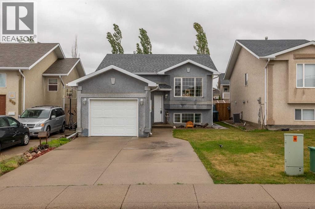 781 Red Crow Boulevard W