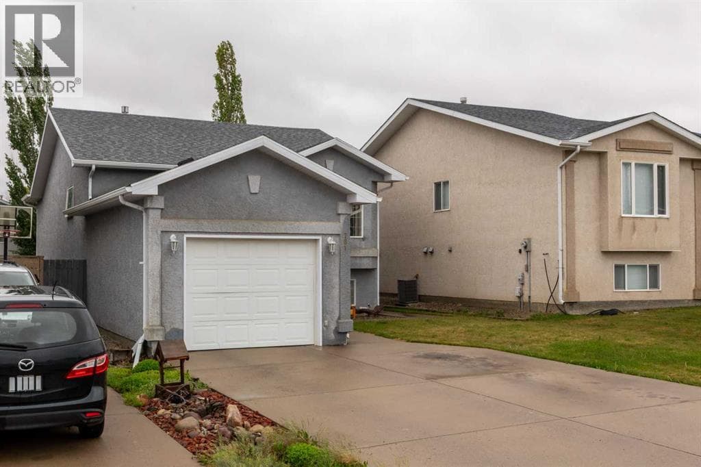 781 Red Crow Boulevard W — photo 2