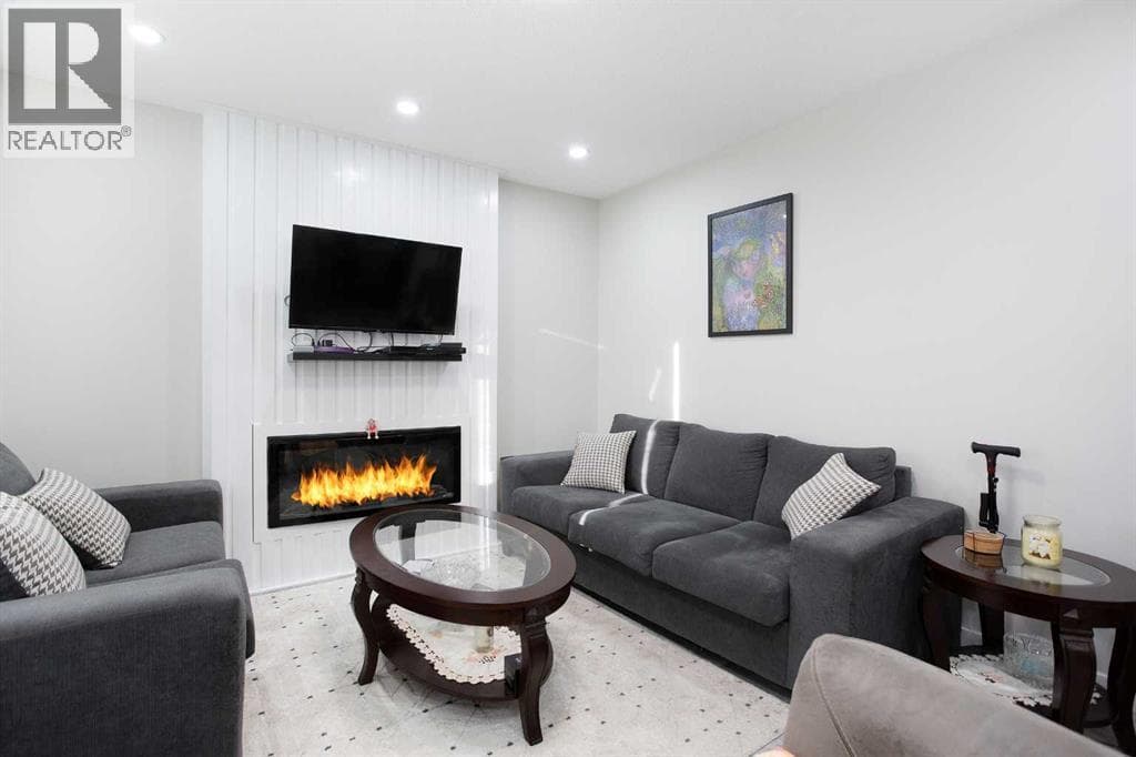 119 Maranda Close NE — photo 2