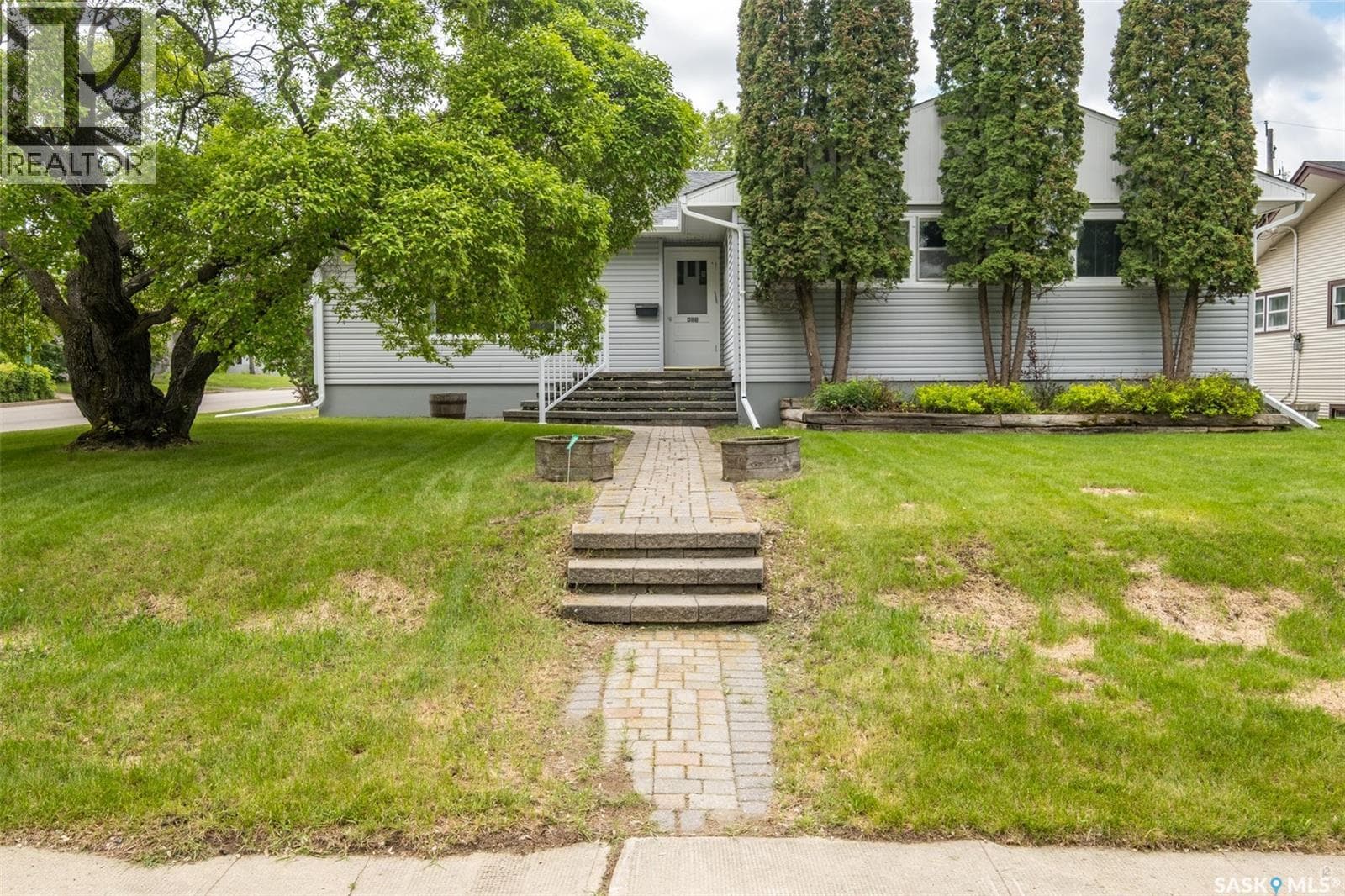 405 21st STREET W