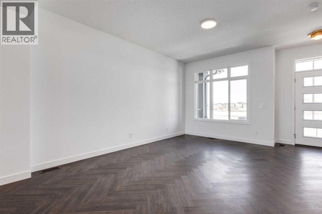 282 Heartwood Parade SE — photo 3