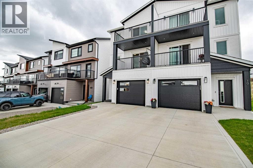 12 Vincent Gate