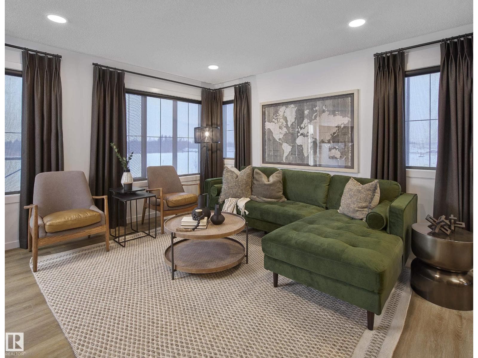 3 Edgewater CL — photo 2