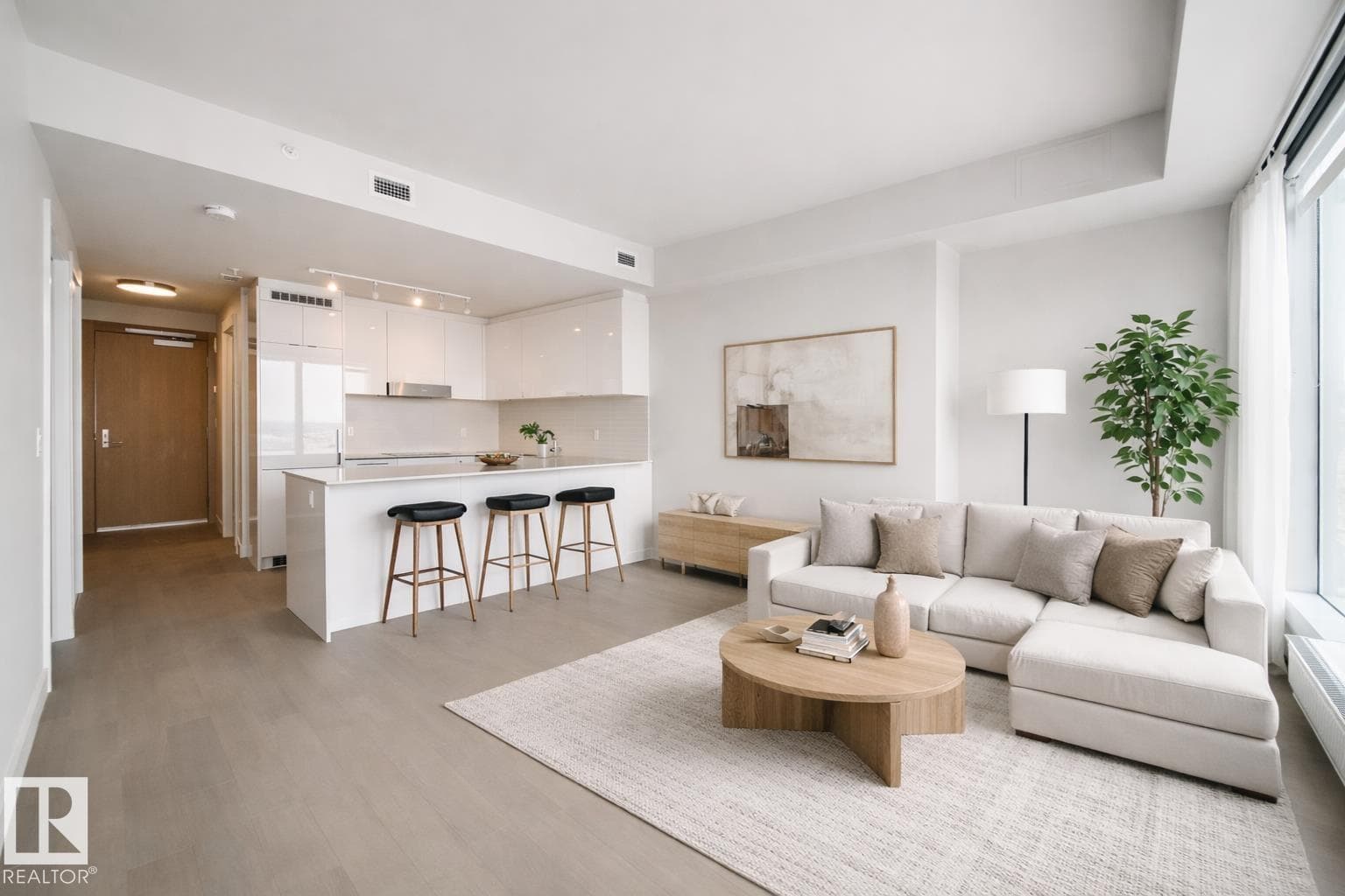 #2502 10360 102 ST NW