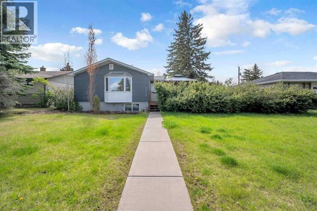 3143 45 Street SW — photo 2