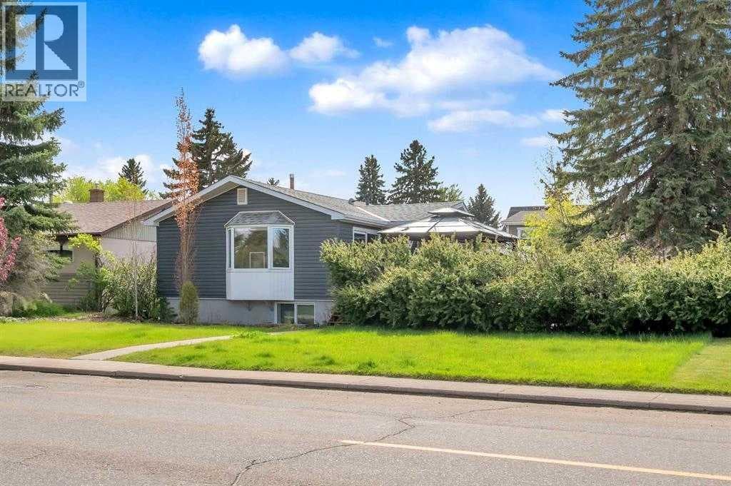 3143 45 Street SW — photo 4