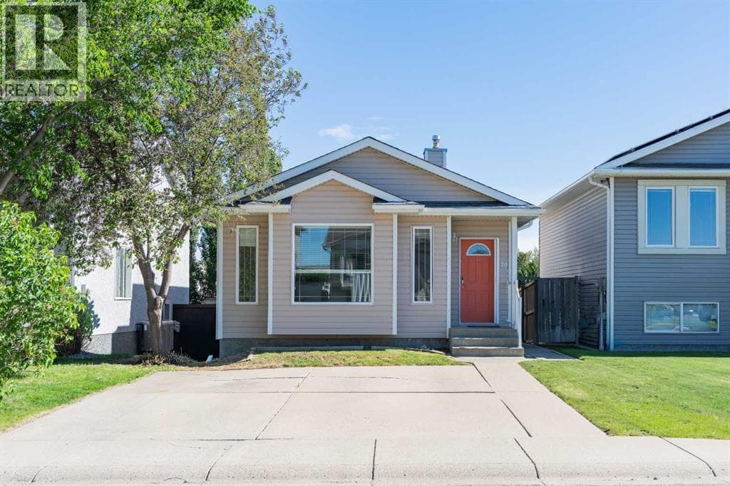 70 Peigan Court W
