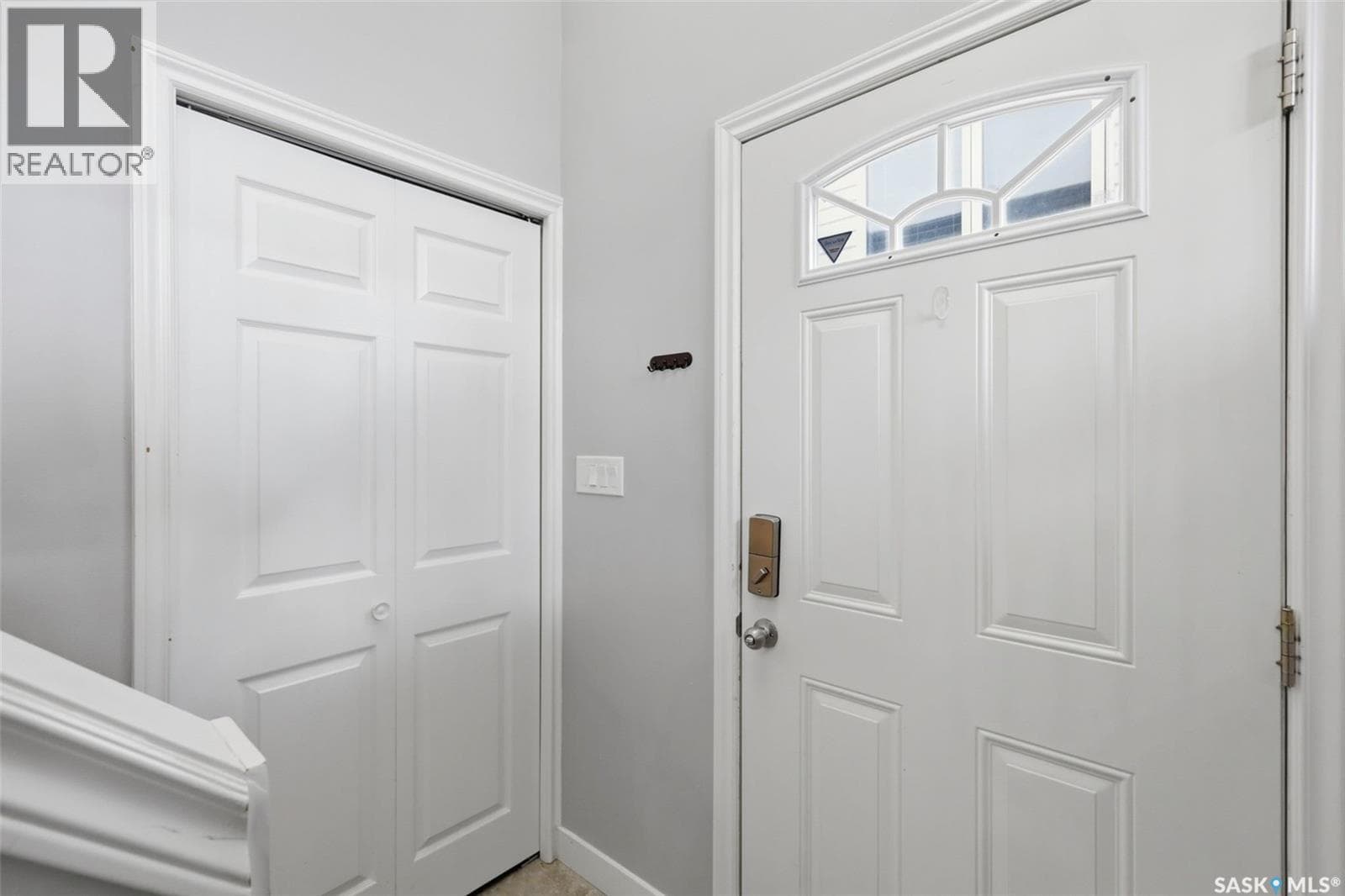 1521 Laura AVENUE — photo 3