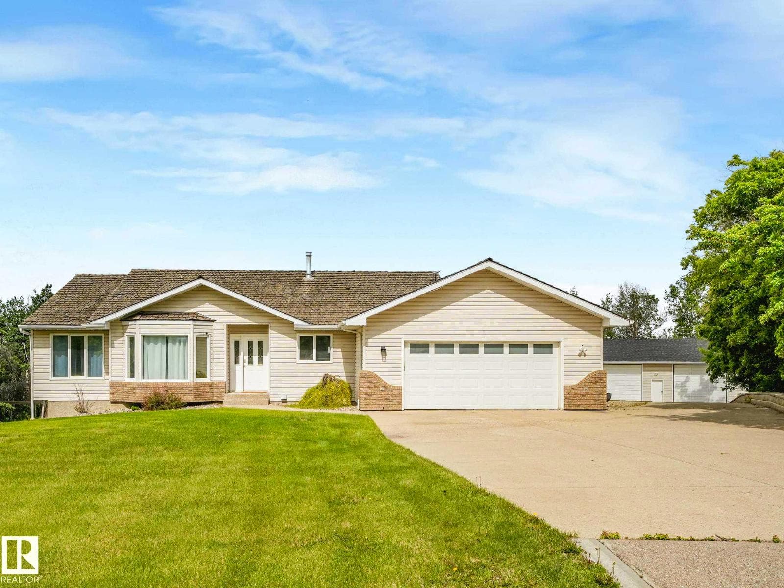 #10 55305 RGE ROAD 242