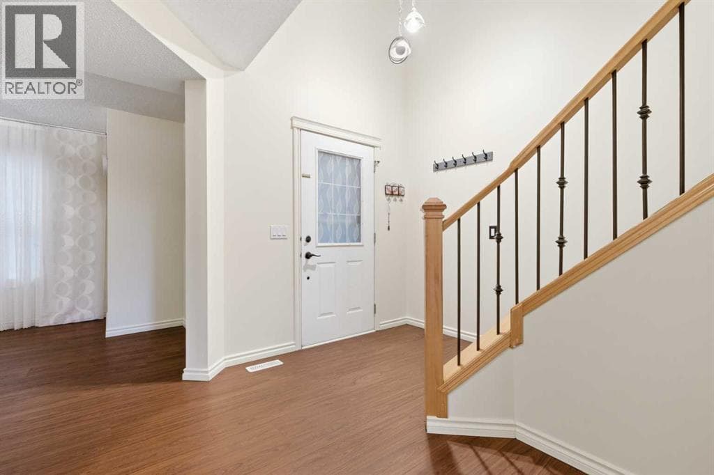 46 Bridleglen Manor SW — photo 2