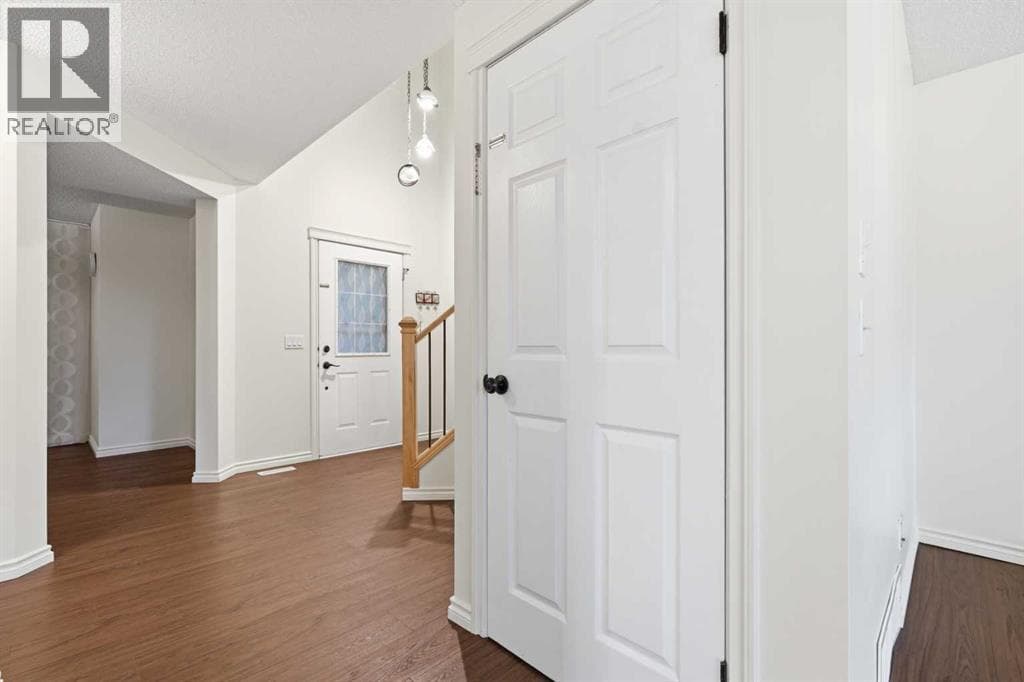 46 Bridleglen Manor SW — photo 3
