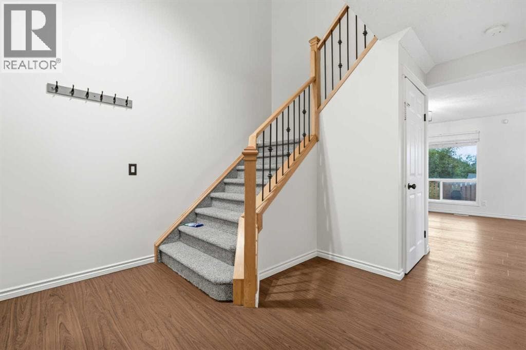 46 Bridleglen Manor SW — photo 4