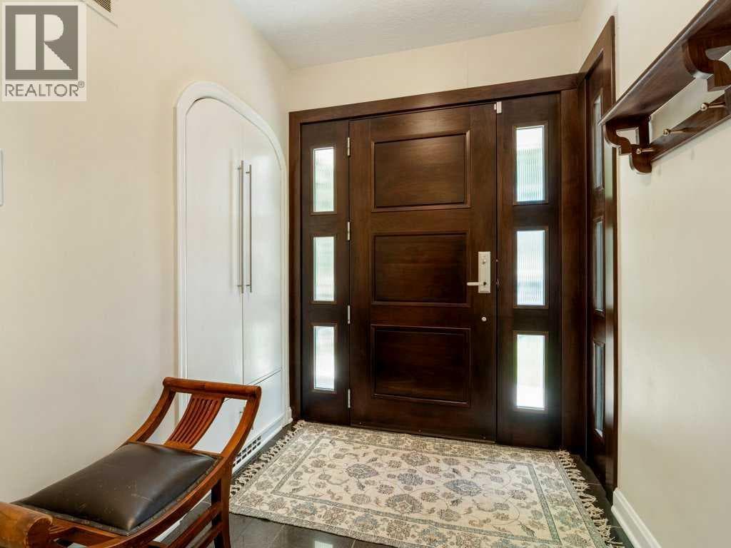 1118 14 Street S — photo 2