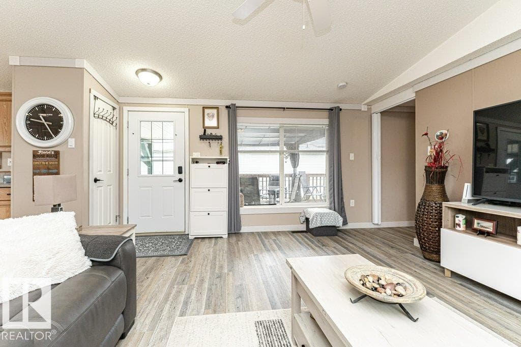 233 Oak Wood Drive NW — photo 5