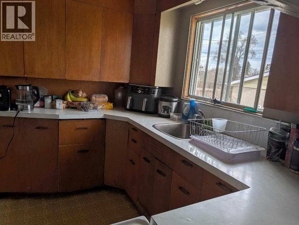 4612 50A Avenue — photo 4
