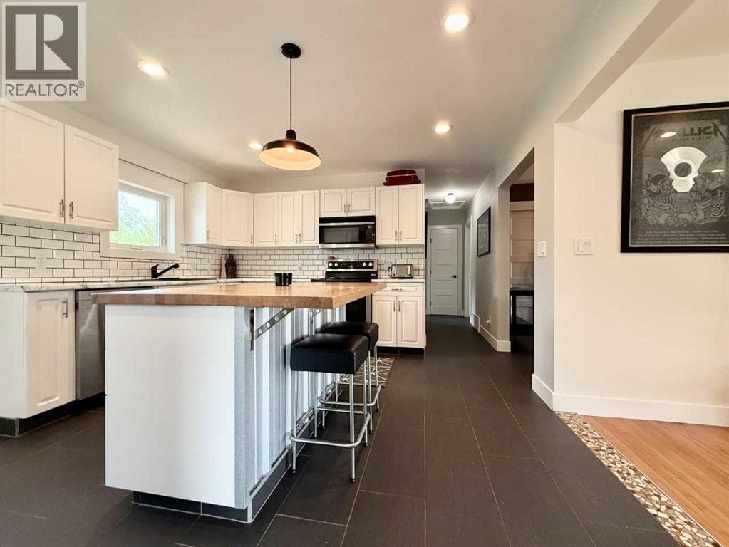 5144 53 Street — photo 2