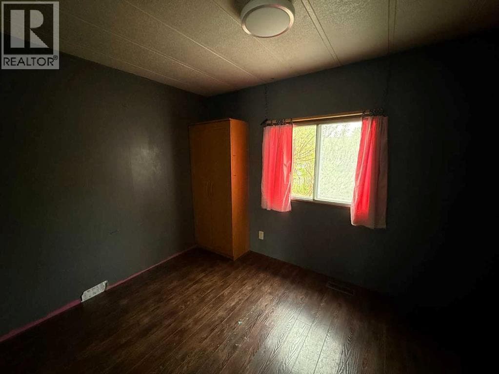 5410 51 Street — photo 4