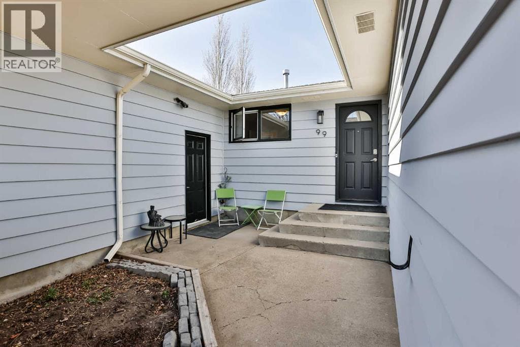 99 Lemoyne Crescent W — photo 2
