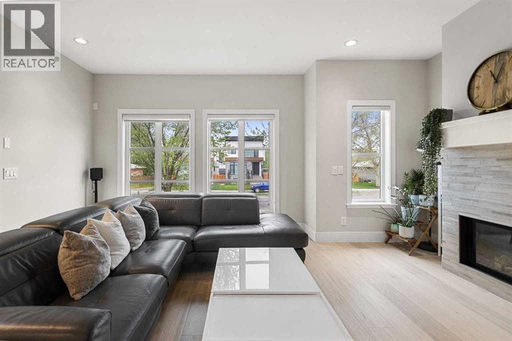 3804 Sarcee Road SW — photo 4