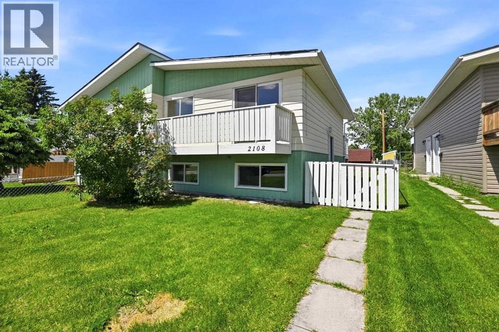2108 23 Avenue Close — photo 3