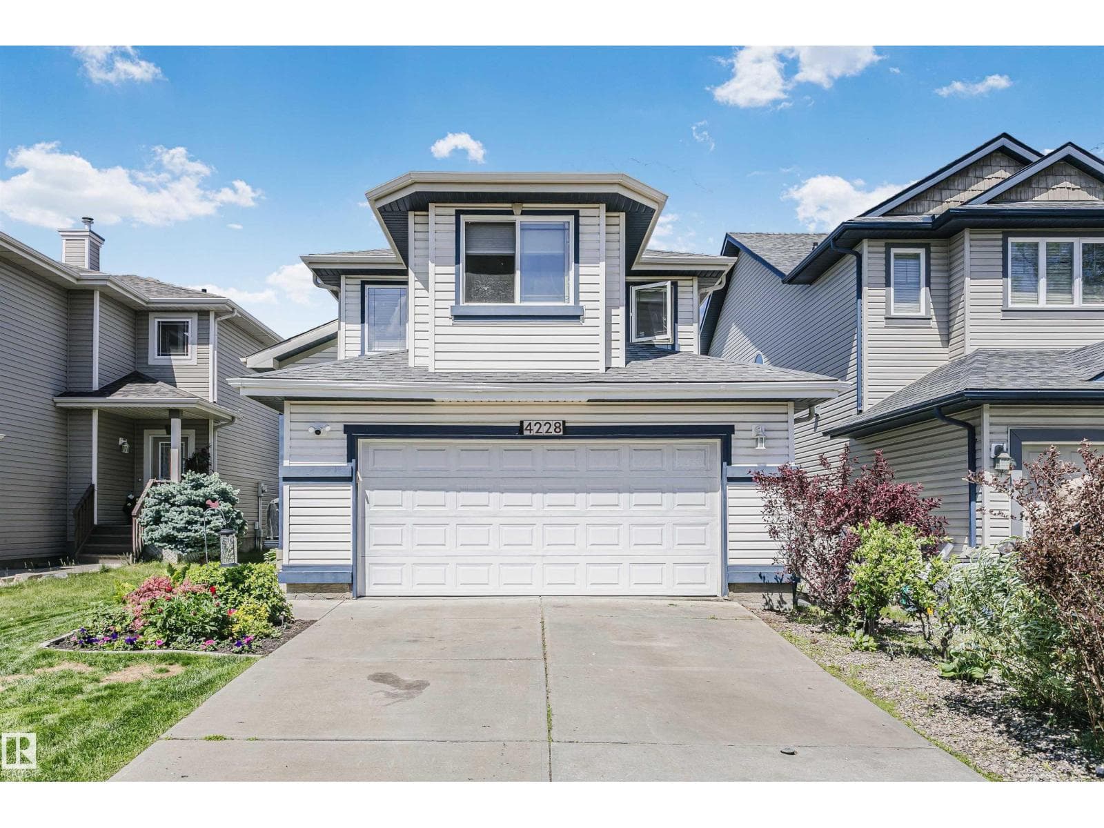 4228 162 AV NW