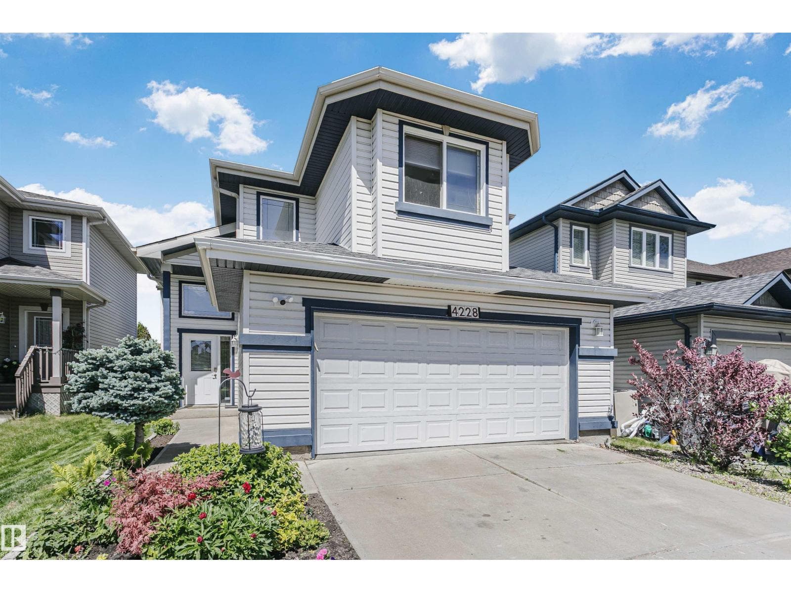 4228 162 AV NW — photo 3