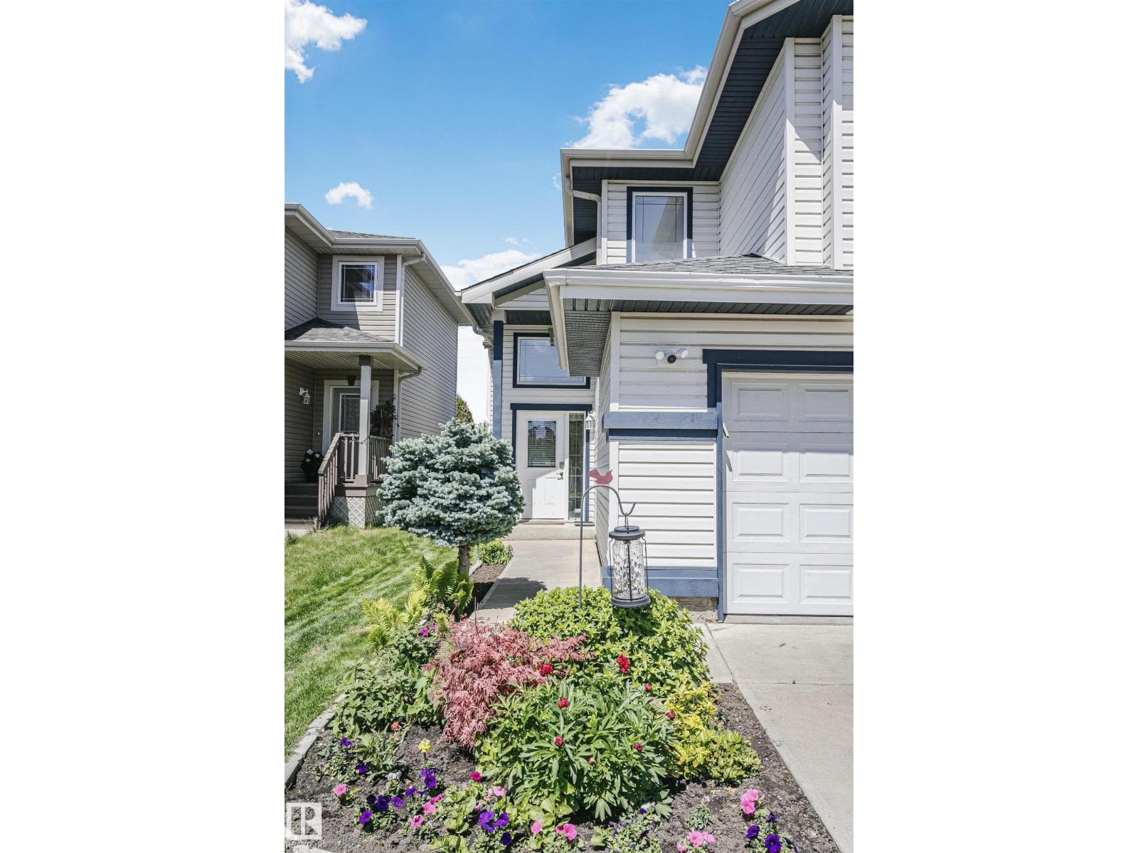 4228 162 AV NW — photo 4