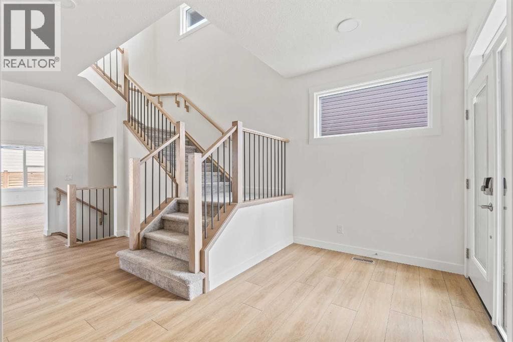 486 Lucas Way NW — photo 2
