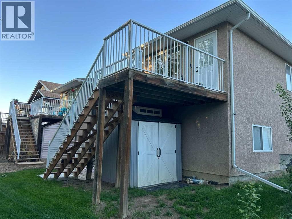 5026 41 Street — photo 4
