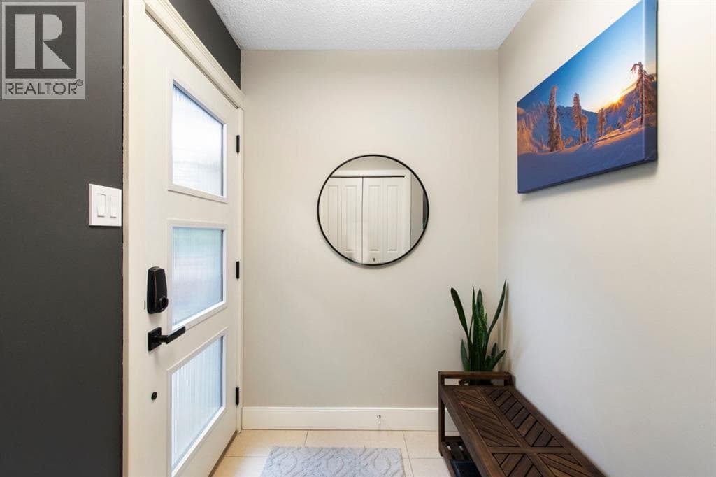 10504 Spadina Drive SW — photo 4