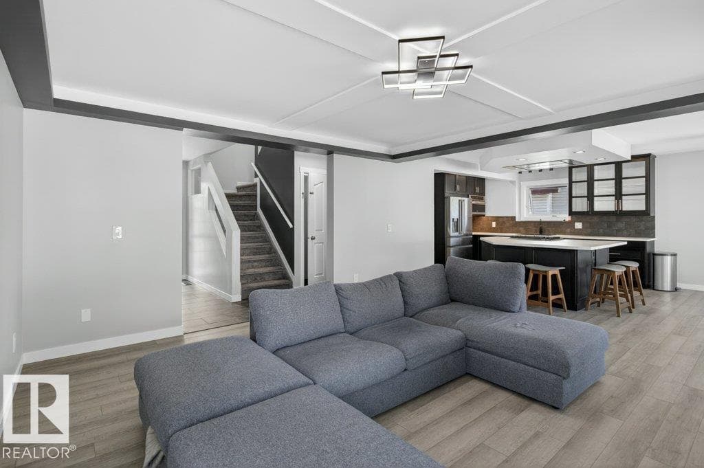 56 DARTMOUTH CR — photo 4