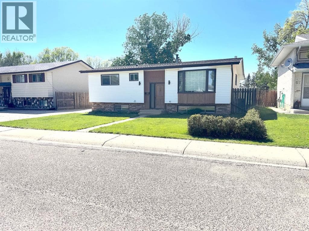 53 Collins Crescent SE
