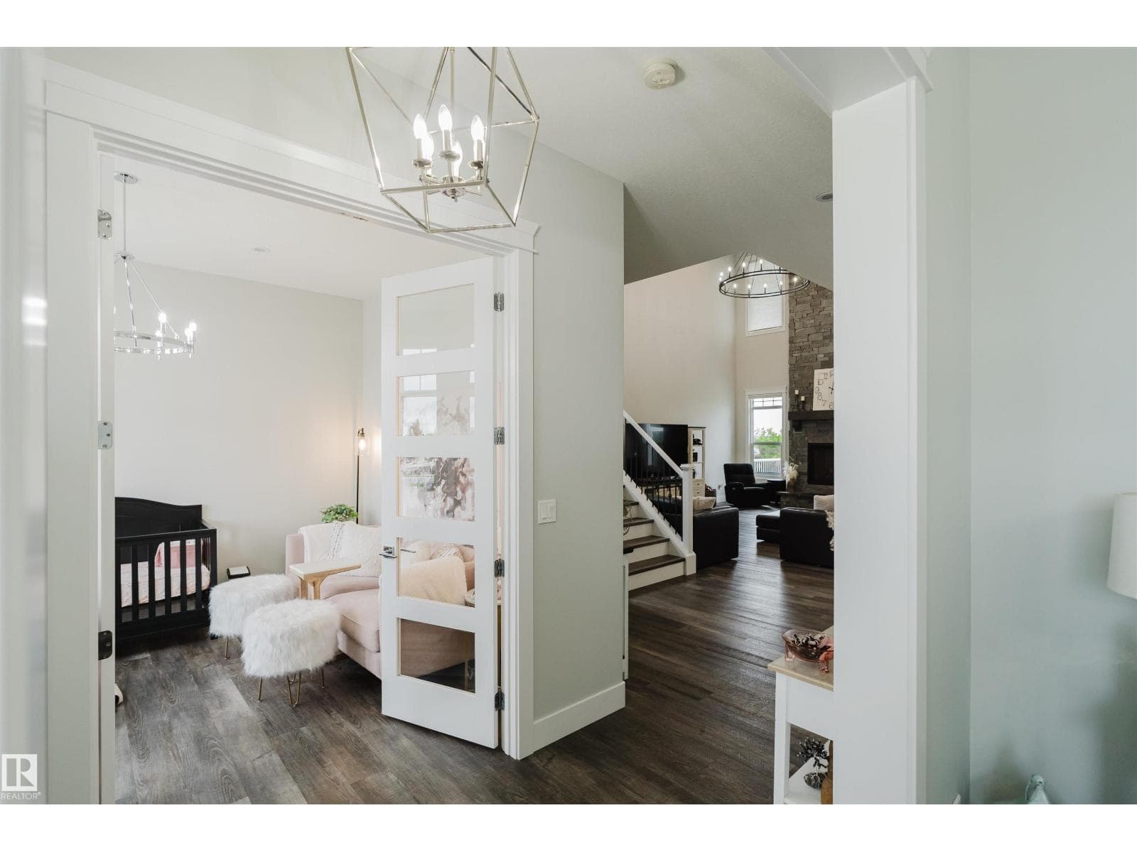 5749 43 AV — photo 4